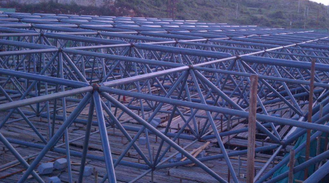 三亚概述网架加工中对钢材的质量的过细恳求